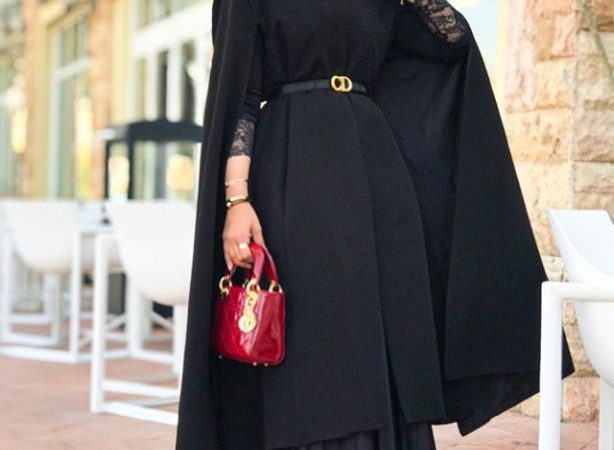 أجمل أزياء المحجبات باللون الأسود على طريقة الفاشينيستا